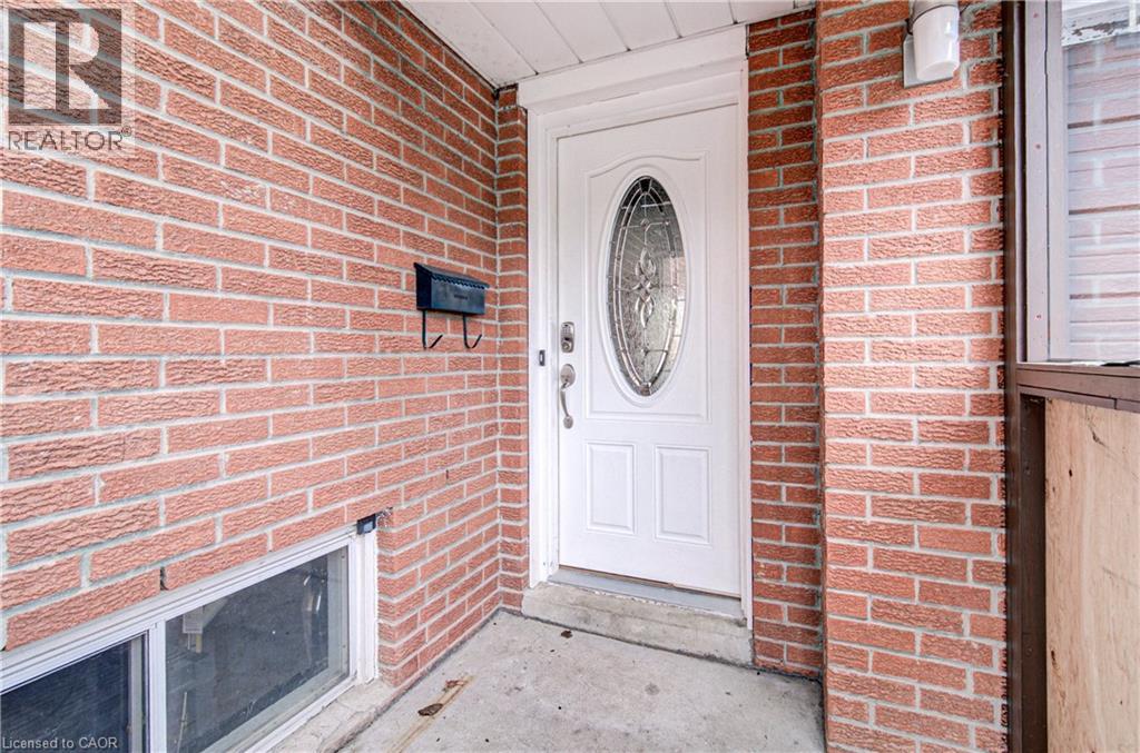 8 Sanford Crescent, Brampton, Ontario  L6X 2C3 - Photo 4 - 40829800