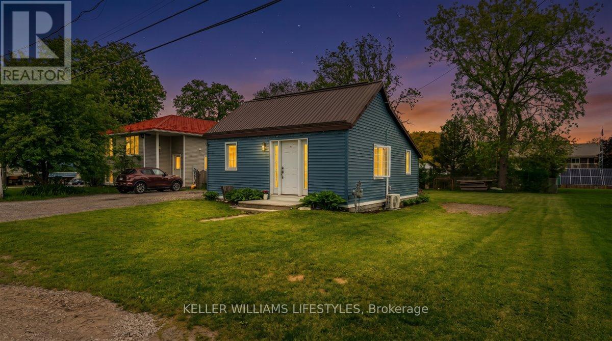 30 QUEEN STREET W, Lambton Shores, Ontario