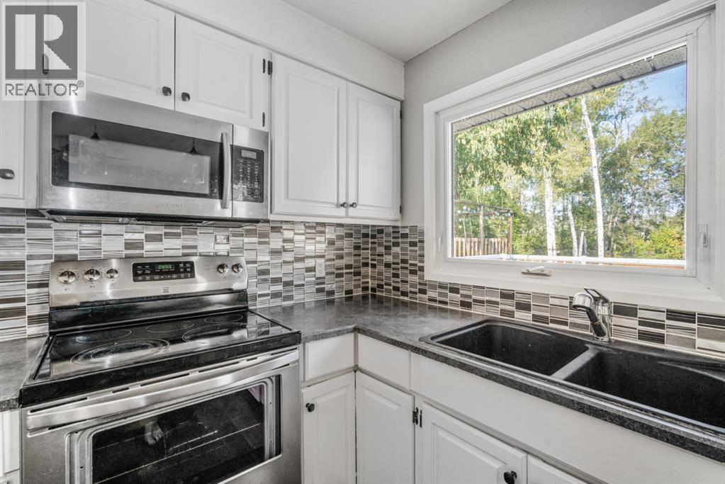 7 May Crescent, Fort Mcmurray, Alberta  T9H 1J8 - Photo 12 - A2308906