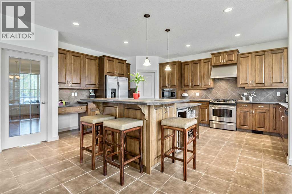 222 Chapala Point Se, Calgary, Alberta  T2X 3W9 - Photo 5 - A2310460