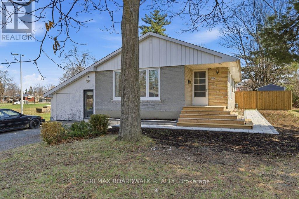 1279 Adirondack Drive, Ottawa, Ontario  K2C 2V7 - Photo 3 - X13210110