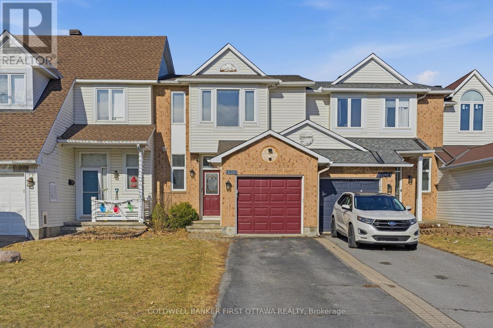 1902 HENNESSY CRESCENT, Ottawa, Ontario