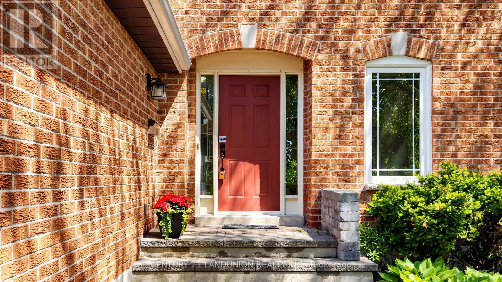 37 Millstone Court, Markham, Ontario  L3R 7M4 - Photo 5 - N13208678