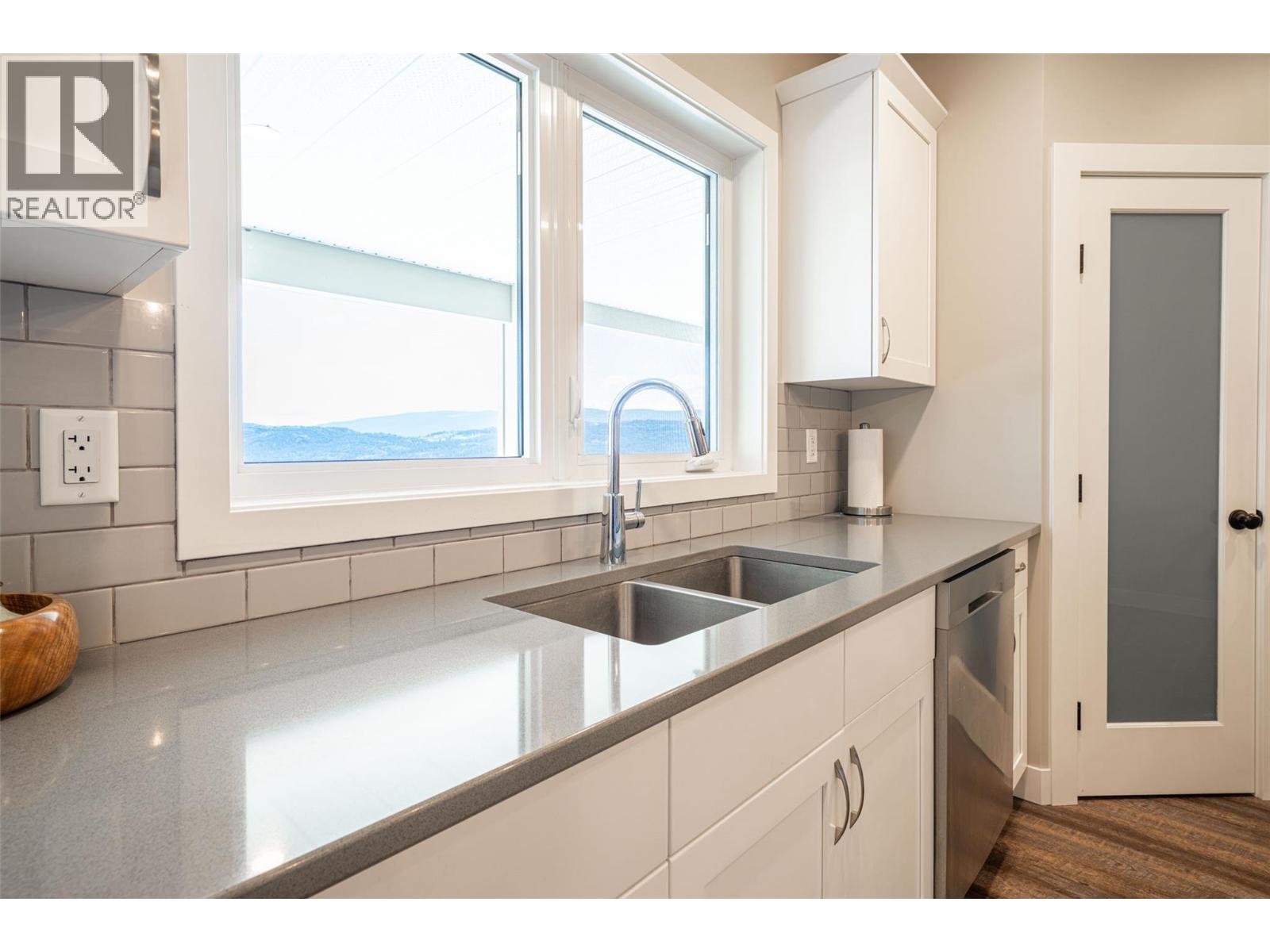 132 Crown Crescent, Vernon, British Columbia  V1H 2C3 - Photo 77 - 10388635