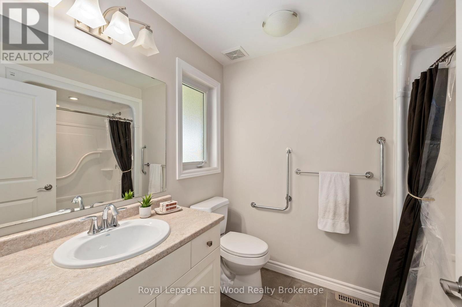 16 Colin Avenue, Tillsonburg, Ontario N4G 0E5 - Photo 18 - X13210240