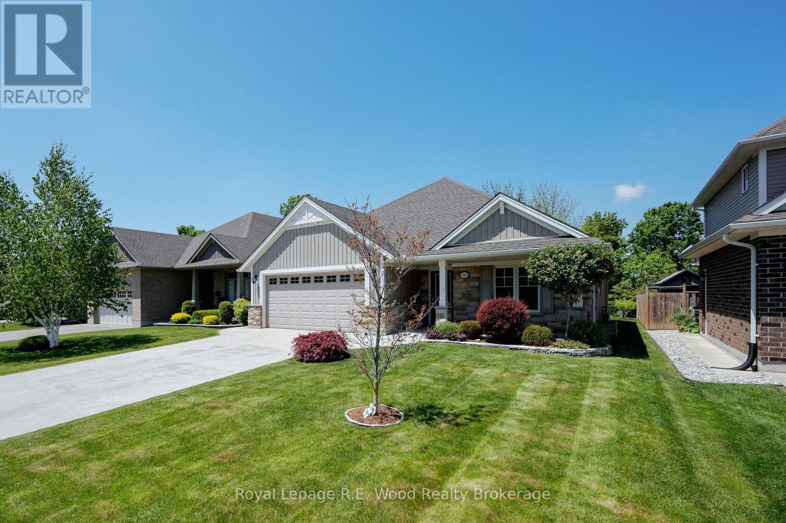 16 Colin Avenue, Tillsonburg, Ontario N4G 0E5 - Photo 2 - X13210240