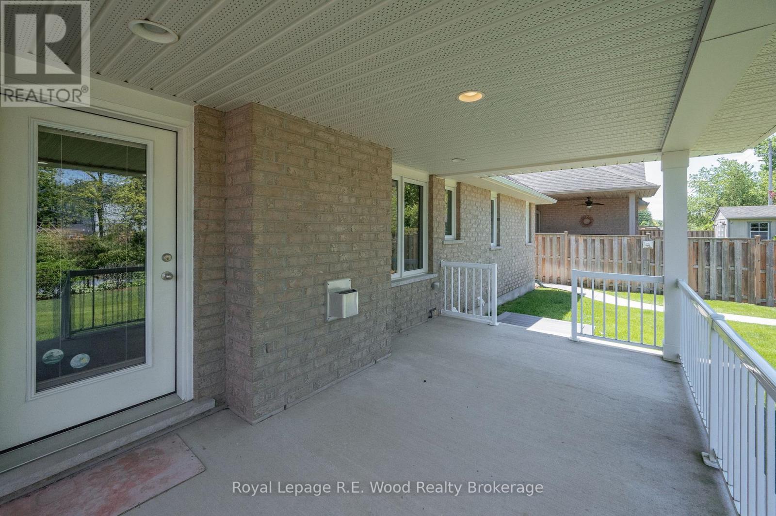 16 Colin Avenue, Tillsonburg, Ontario N4G 0E5 - Photo 34 - X13210240