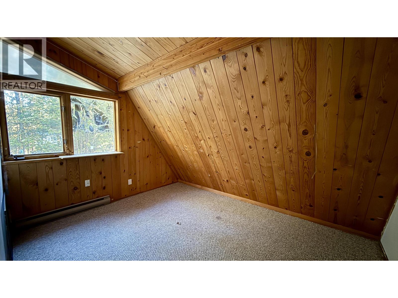 4834 Gloinnzun Drive, 108 Mile Ranch, British Columbia  V0K 2Z0 - Photo 12 - R3129335