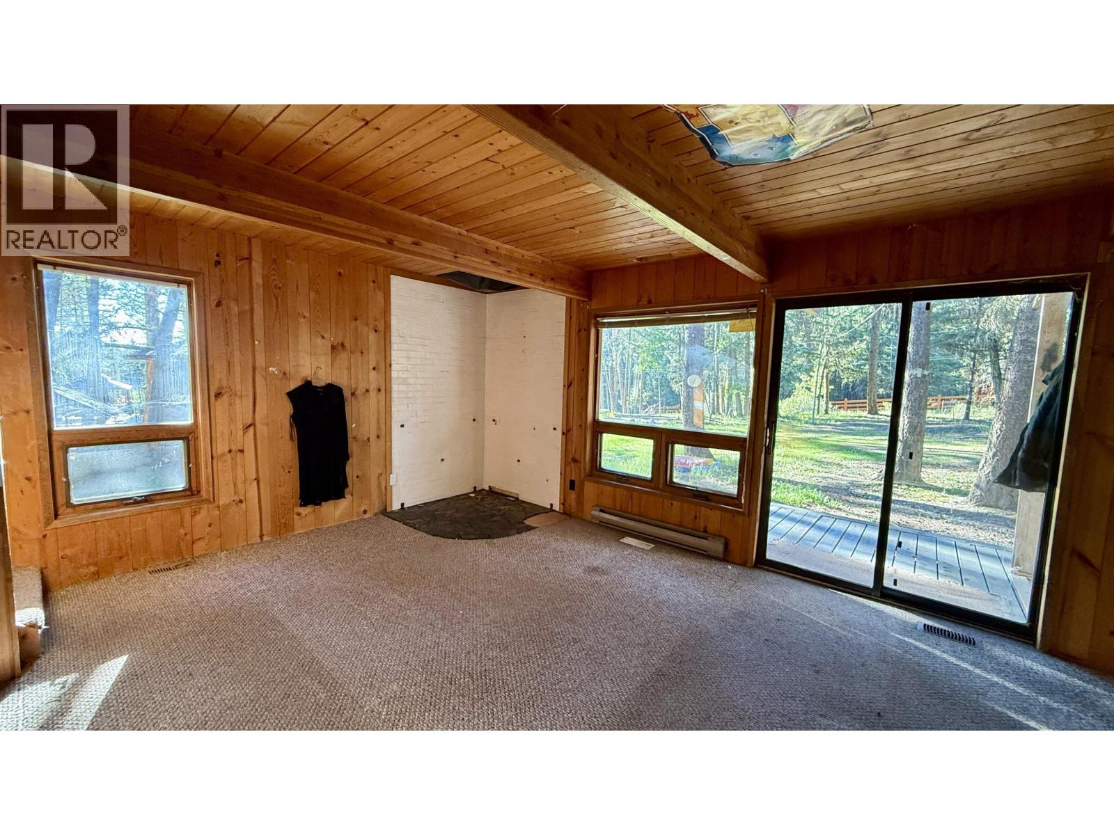4834 Gloinnzun Drive, 108 Mile Ranch, British Columbia  V0K 2Z0 - Photo 5 - R3129335