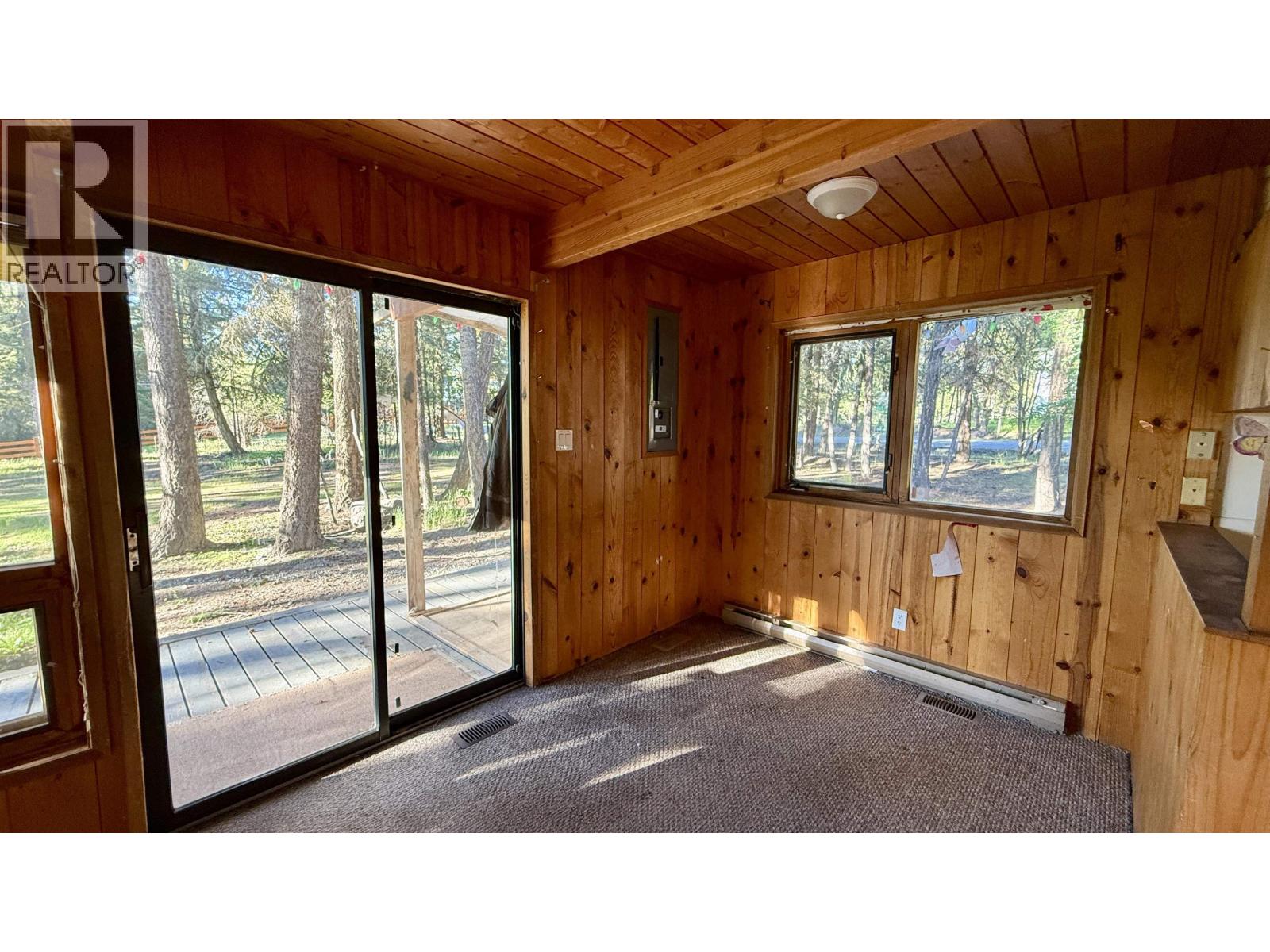 4834 Gloinnzun Drive, 108 Mile Ranch, British Columbia  V0K 2Z0 - Photo 8 - R3129335