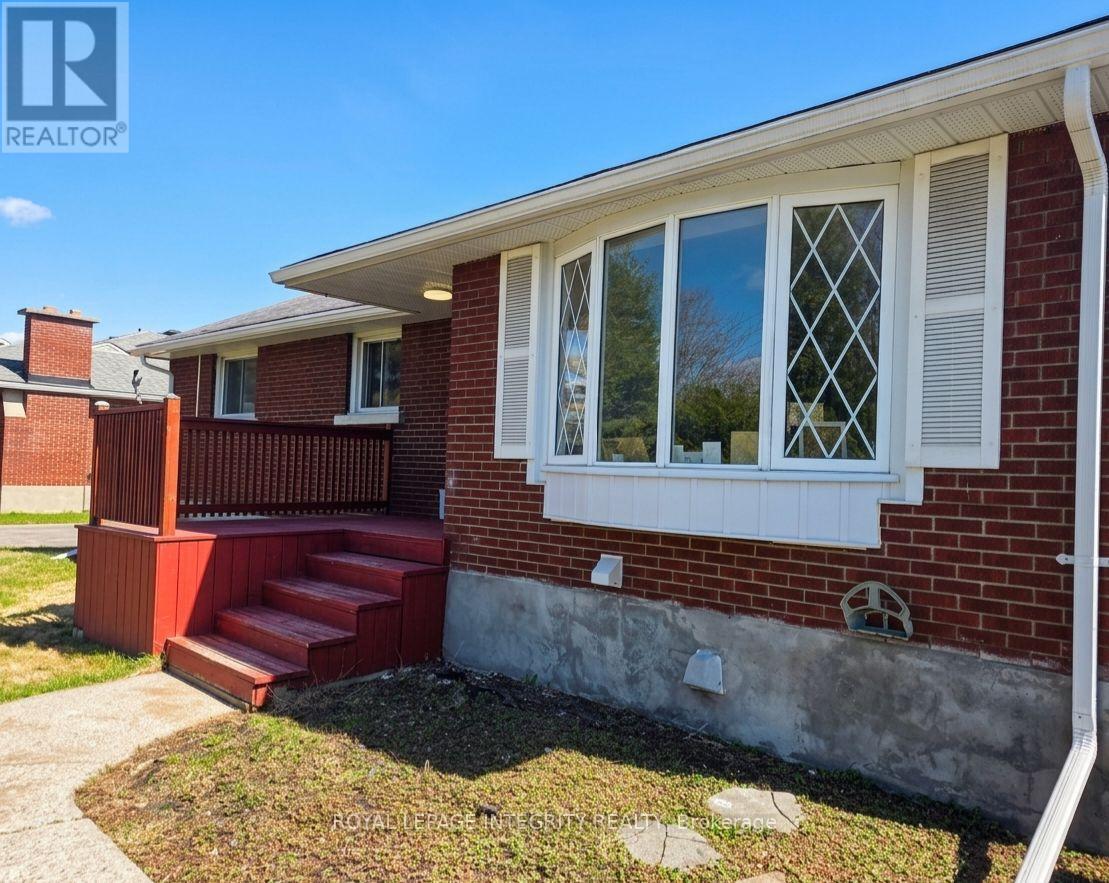 176 Oakridge Boulevard, Ottawa, Ontario  K2G 2V2 - Photo 3 - X13047064