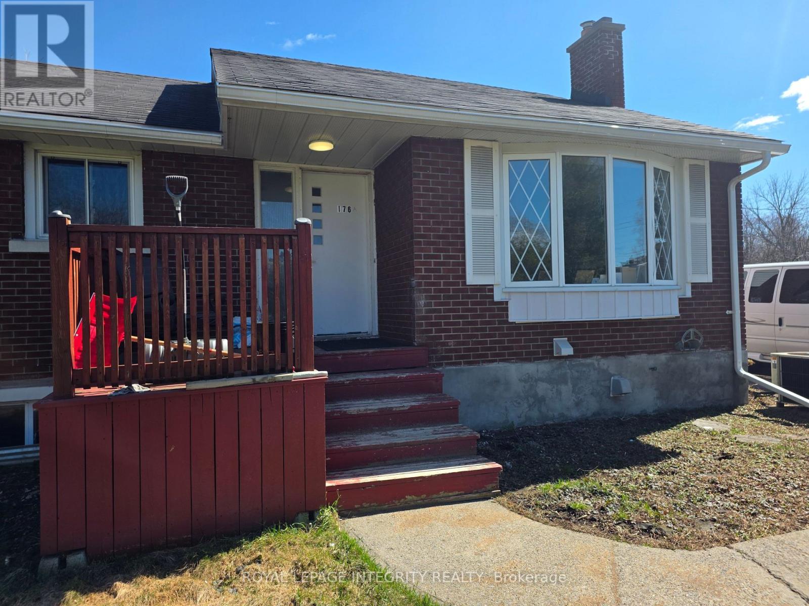 176 Oakridge Boulevard, Ottawa, Ontario  K2G 2V2 - Photo 2 - X13047064