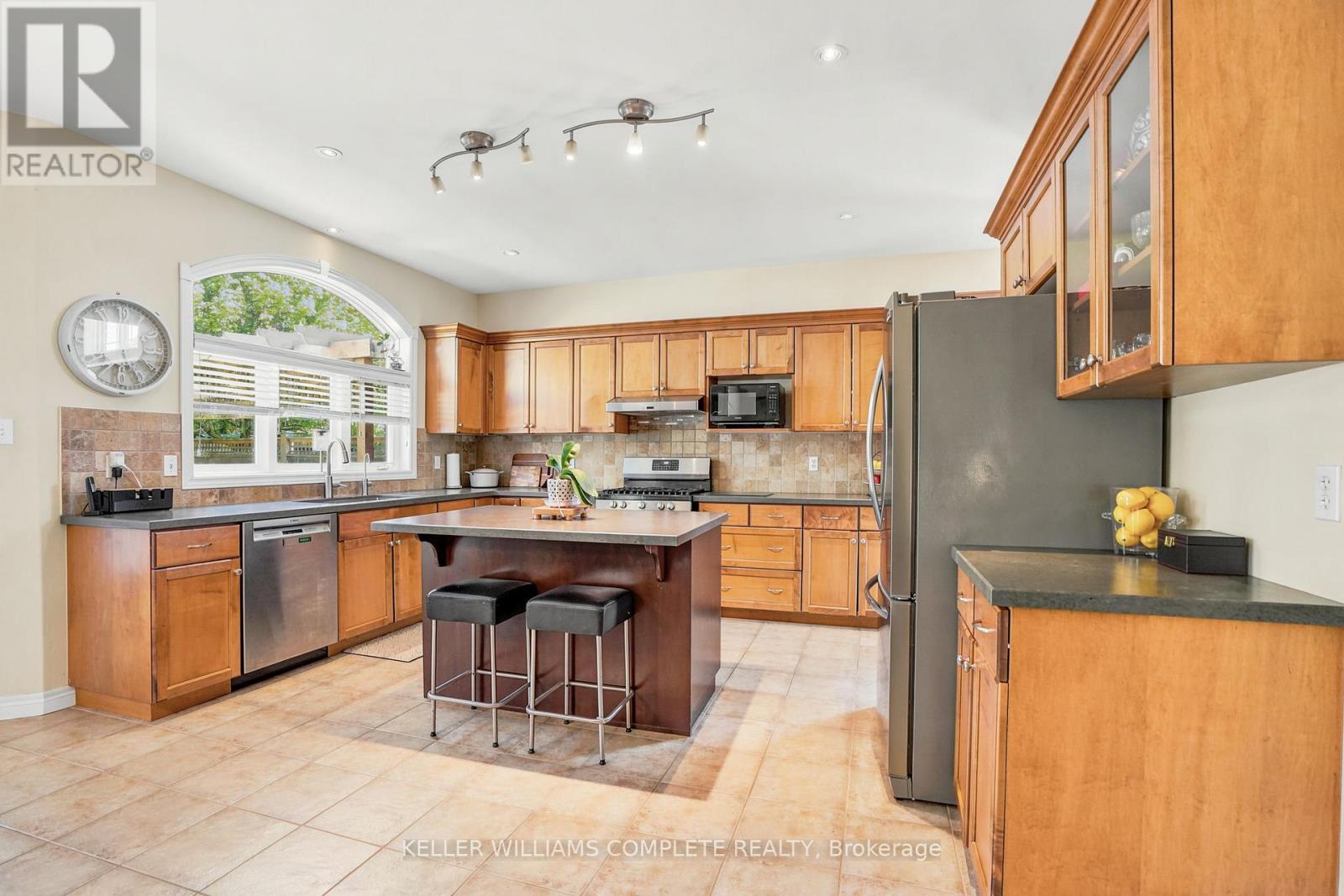 16 Oldmill Road, Hamilton, Ontario  L9G 5E2 - Photo 7 - X13164654