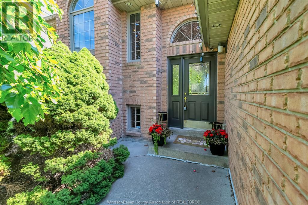 944 Imperial Crescent, Windsor, Ontario  N9G 2T2 - Photo 5 - 26012461