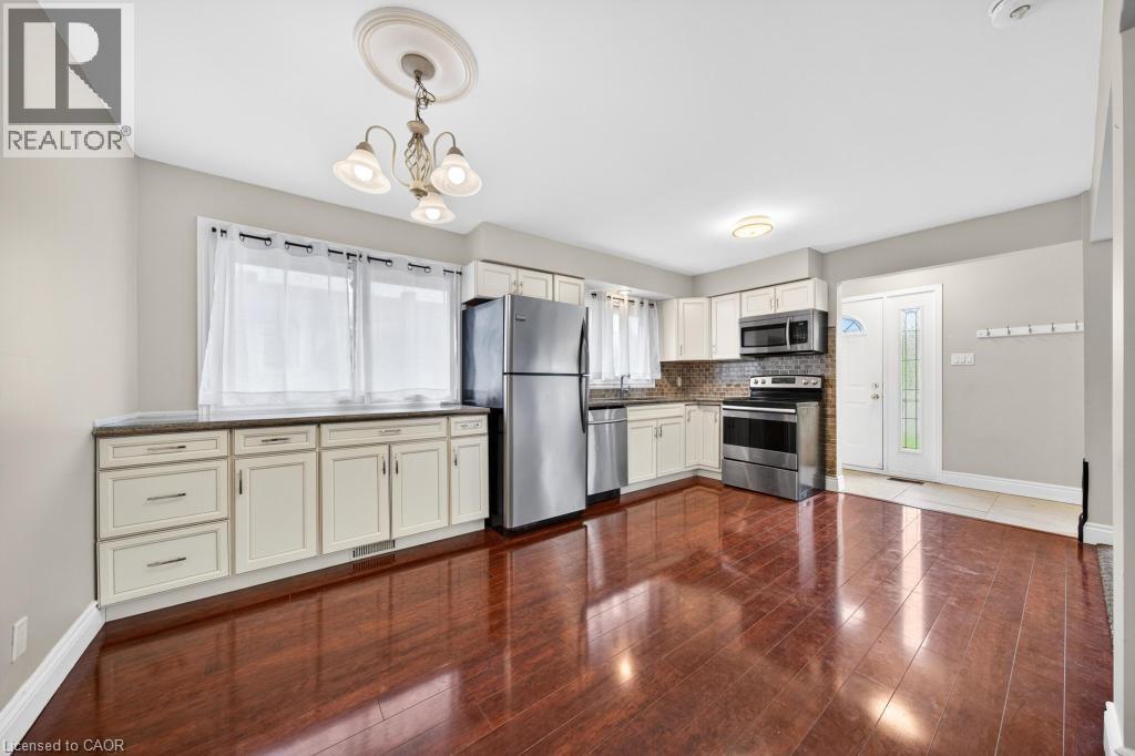 231 Limeridge Road W, Hamilton, Ontario  L9C 2C4 - Photo 8 - 40834528