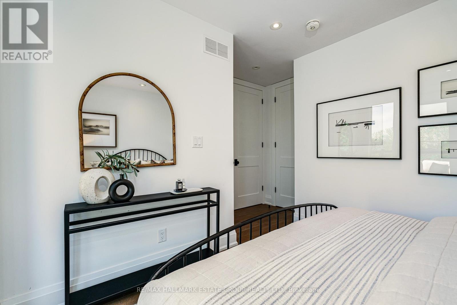 54 Sproat Avenue, Toronto, Ontario  M4M 1W4 - Photo 22 - E13209332