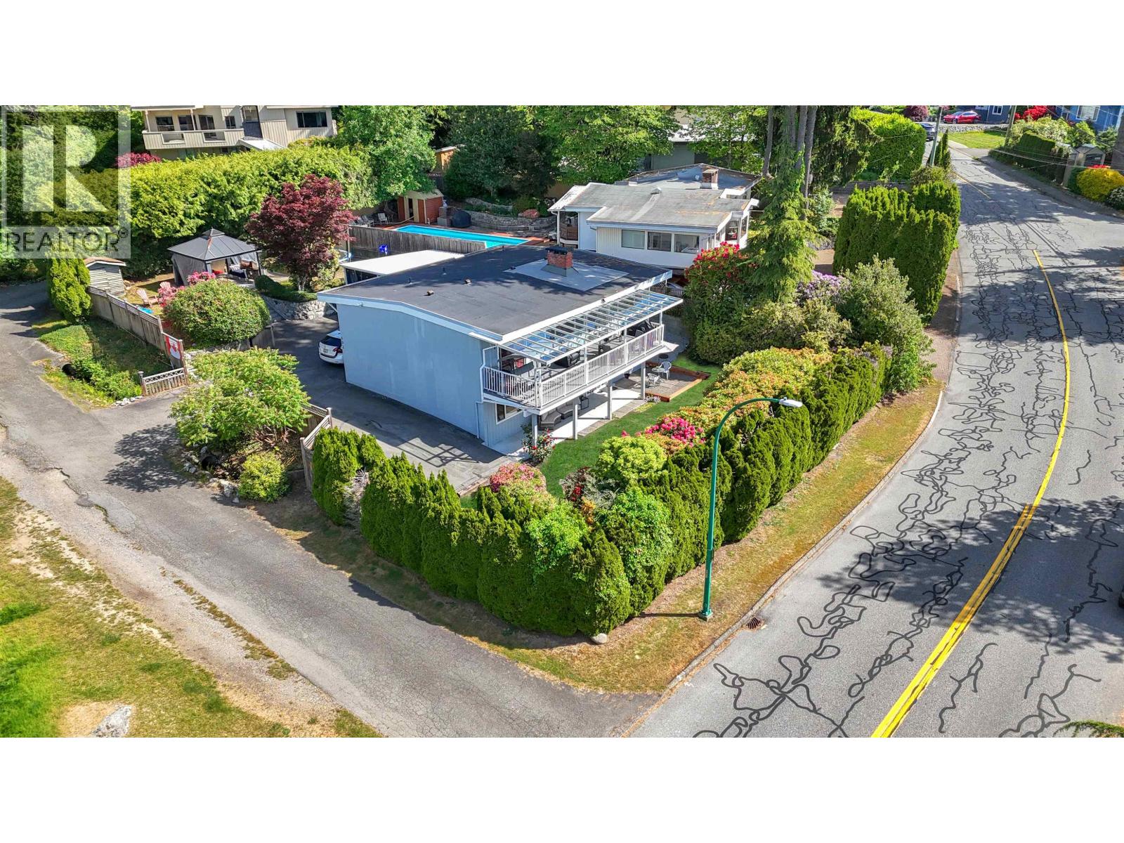 693 PLYMOUTH DRIVE, North Vancouver, British Columbia