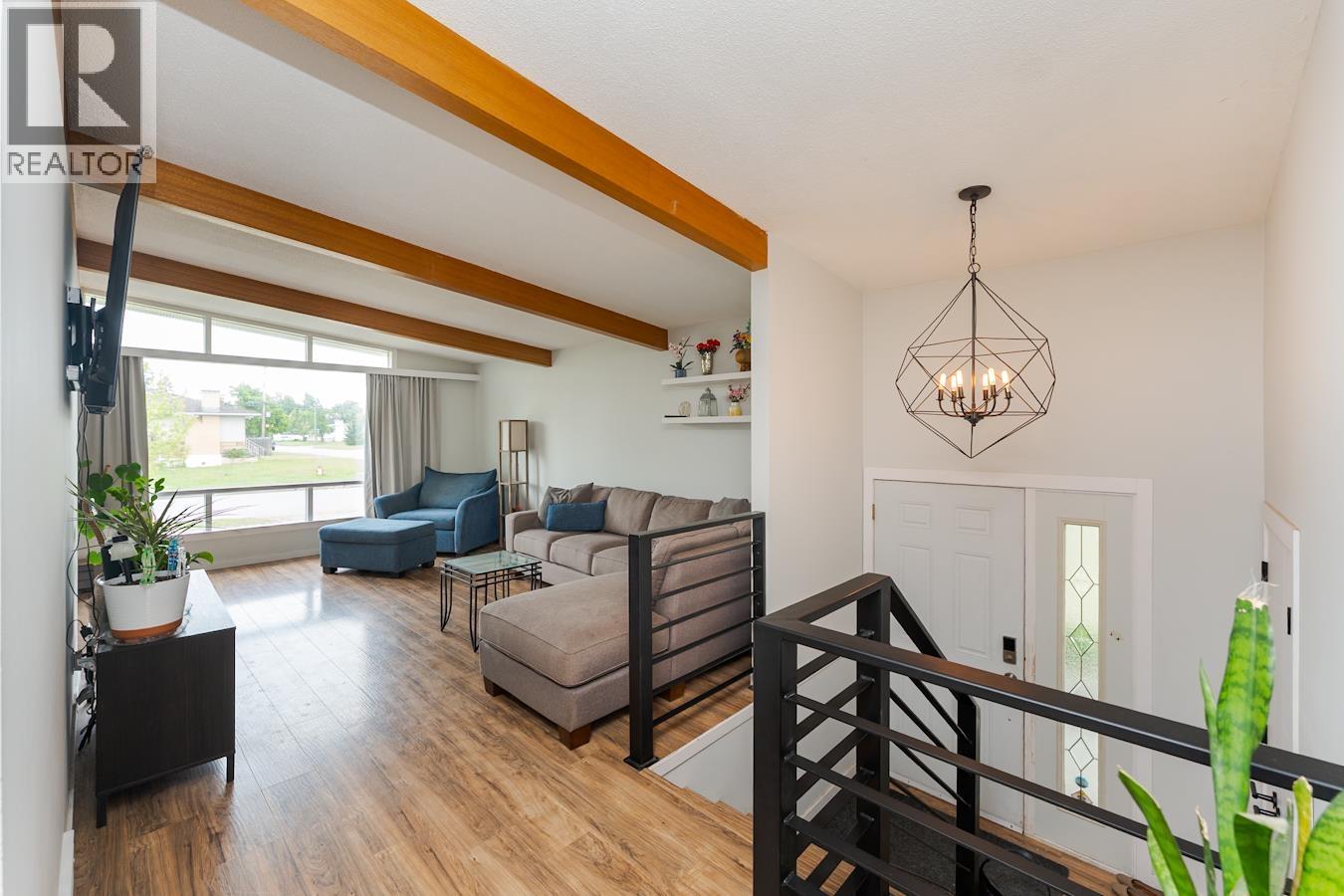 207 N Ogilvie Street, Prince George, British Columbia  V2M 3H7 - Photo 3 - R3129166