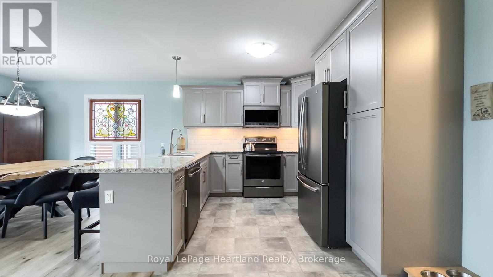 80 Lake Breeze Drive, Ashfield-Colborne-Wawanosh, Ontario  N7A 0B9 - Photo 12 - X13210136