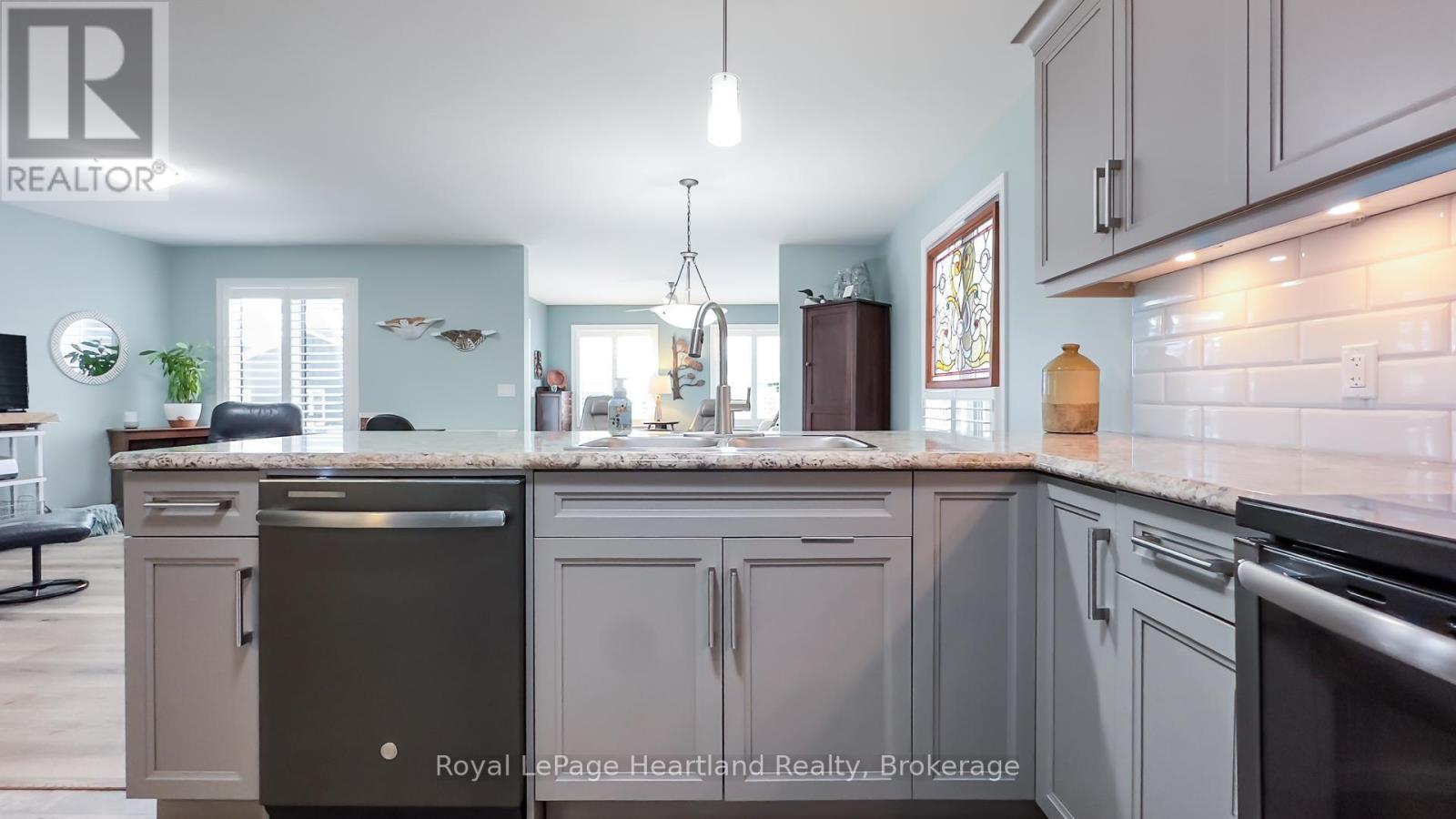 80 Lake Breeze Drive, Ashfield-Colborne-Wawanosh, Ontario  N7A 0B9 - Photo 15 - X13210136