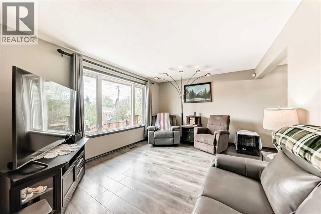 3014 Doverville Crescent Se, Calgary, Alberta  T2B 1T9 - Photo 5 - A2311619