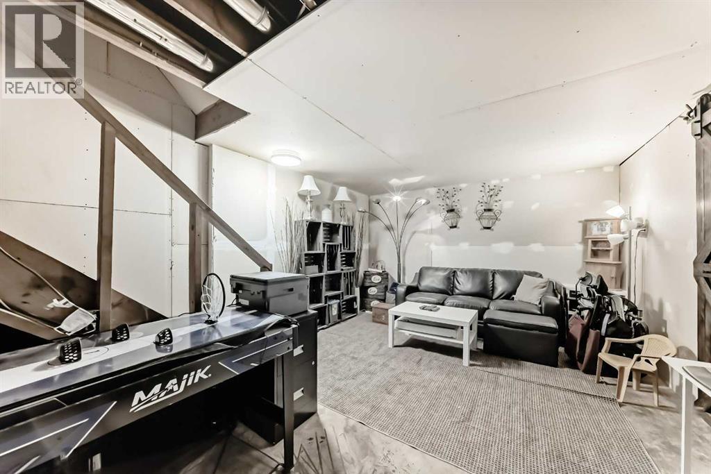 3014 Doverville Crescent Se, Calgary, Alberta  T2B 1T9 - Photo 33 - A2311619