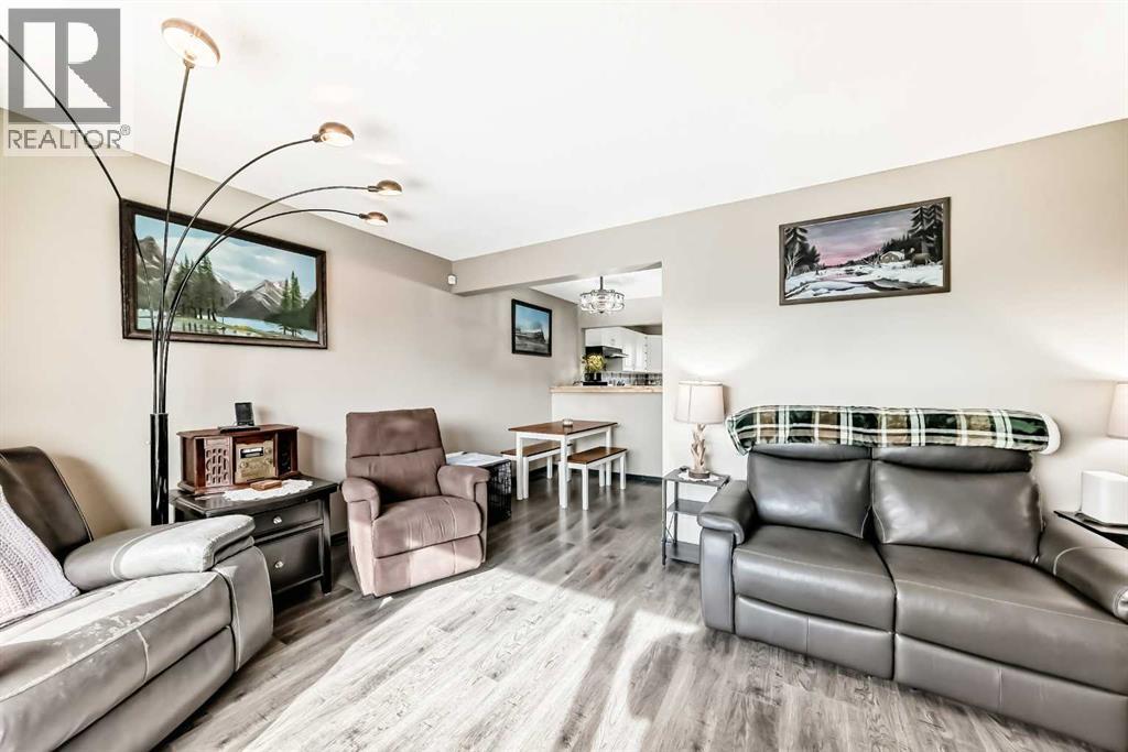3014 Doverville Crescent Se, Calgary, Alberta  T2B 1T9 - Photo 8 - A2311619