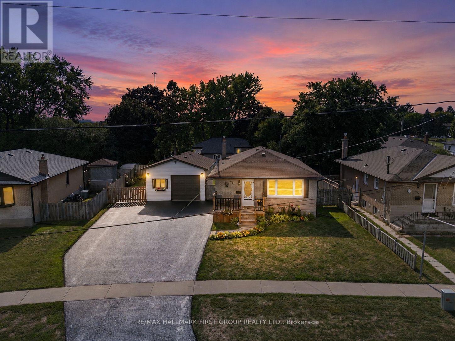 924 MCCULLOUGH DRIVE, Whitby, Ontario