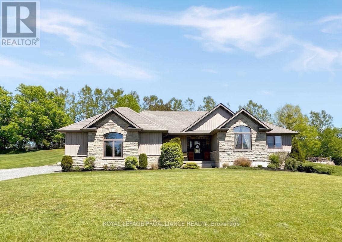 42 WINDWHISPER DRIVE, Belleville, Ontario