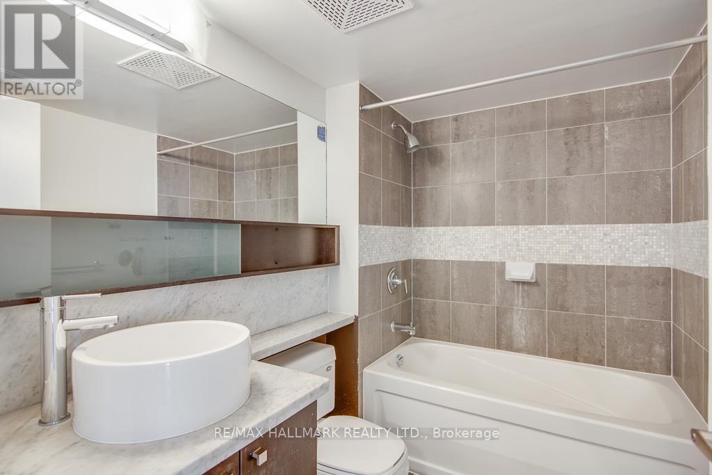 3016 - 11 Brunel Court, Toronto, Ontario  M5V 3Y3 - Photo 13 - C13210292