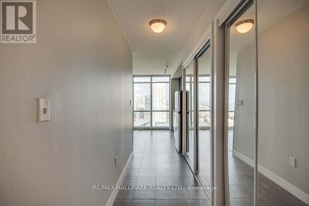 3016 - 11 Brunel Court, Toronto, Ontario  M5V 3Y3 - Photo 3 - C13210292