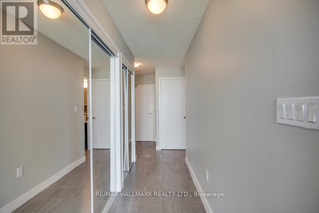 3016 - 11 Brunel Court, Toronto, Ontario  M5V 3Y3 - Photo 4 - C13210292