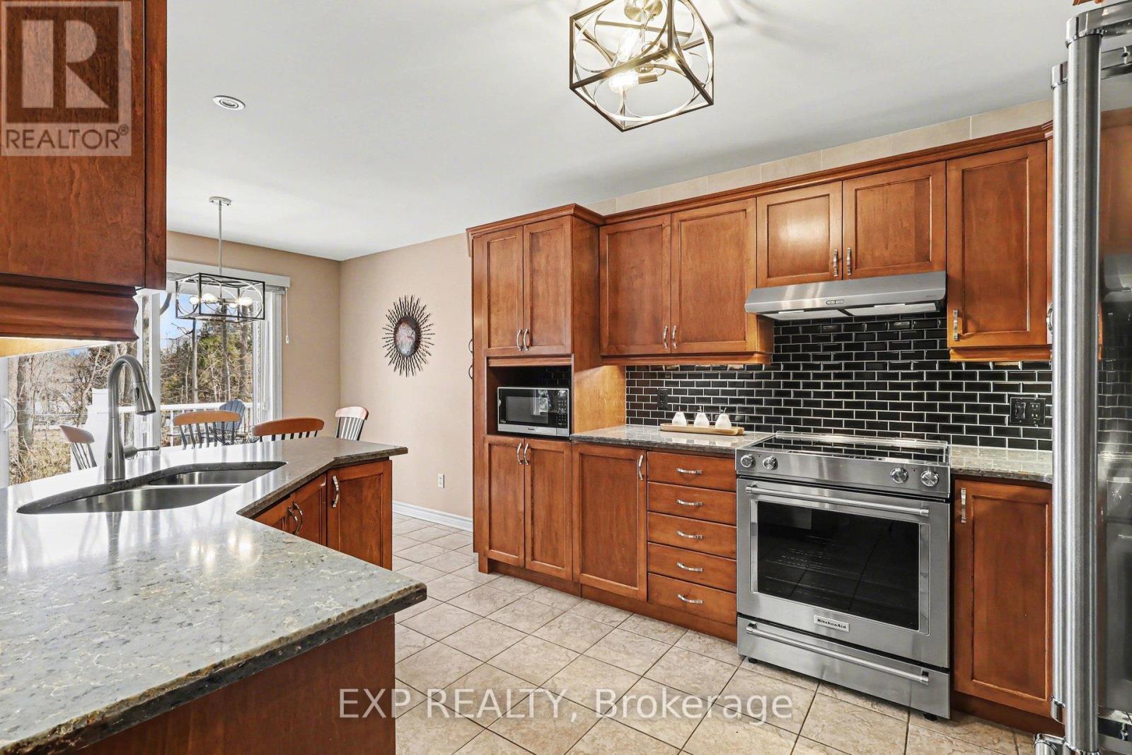 91 Rembrandt Drive, Russell, Ontario  K0A 1W0 - Photo 16 - X12956126