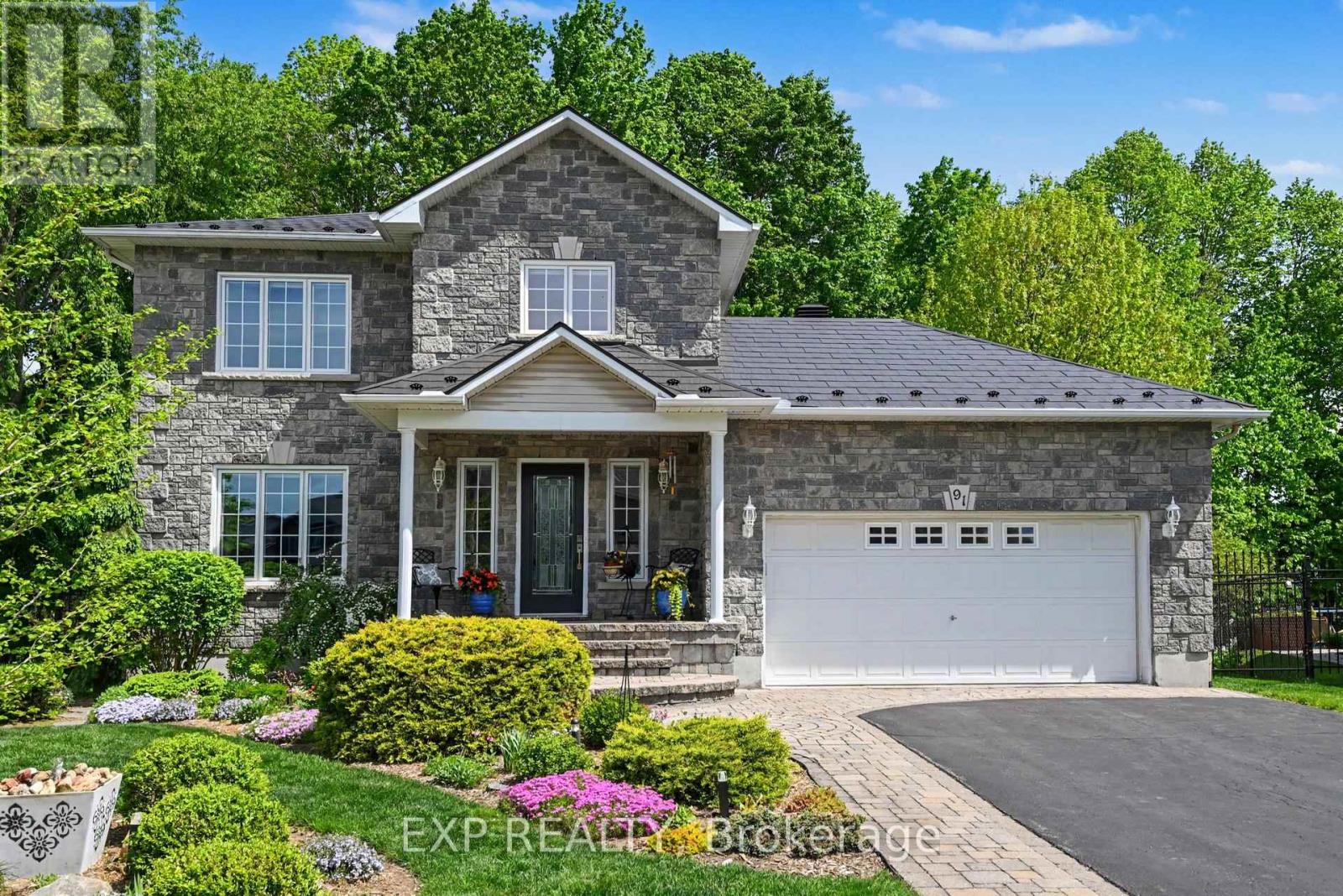 91 Rembrandt Drive, Russell, Ontario  K0A 1W0 - Photo 3 - X12956126
