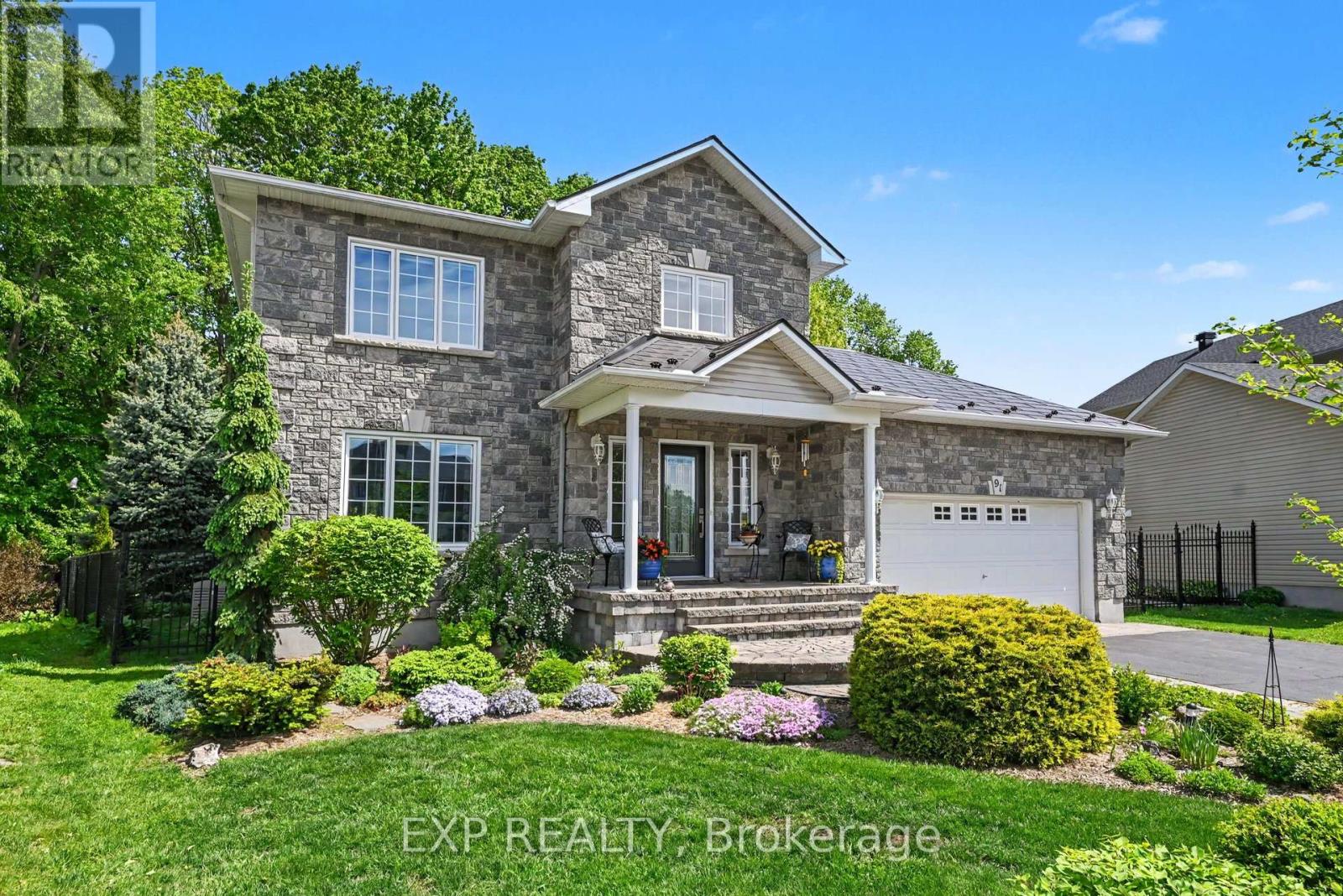 91 Rembrandt Drive, Russell, Ontario  K0A 1W0 - Photo 4 - X12956126