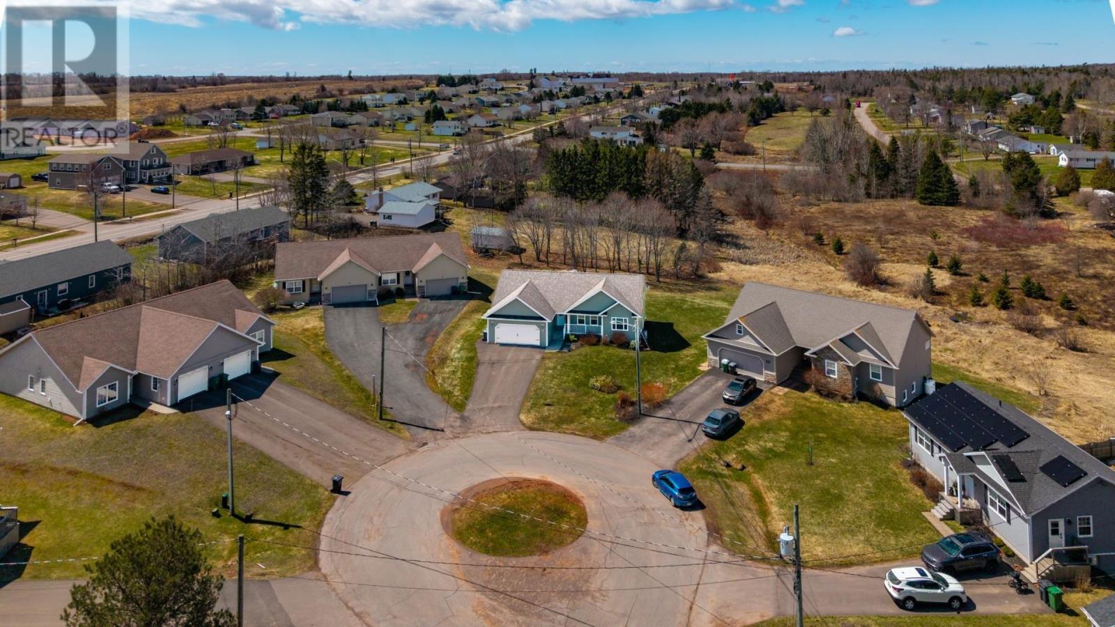19 Kehough Court, Cornwall, Prince Edward Island  C0A 1H5 - Photo 2 - 202612528