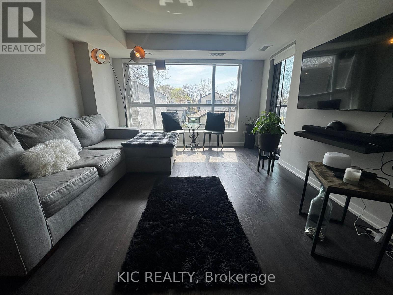 221 - 1401 O'connor Drive, Toronto, Ontario  M4B 2V5 - Photo 4 - E13210152
