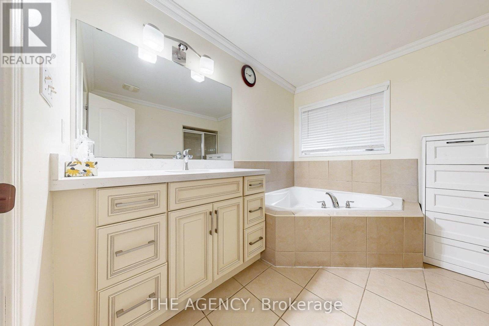 31 Seward Crescent, Ajax, Ontario  L1Z 2C3 - Photo 35 - E13210164
