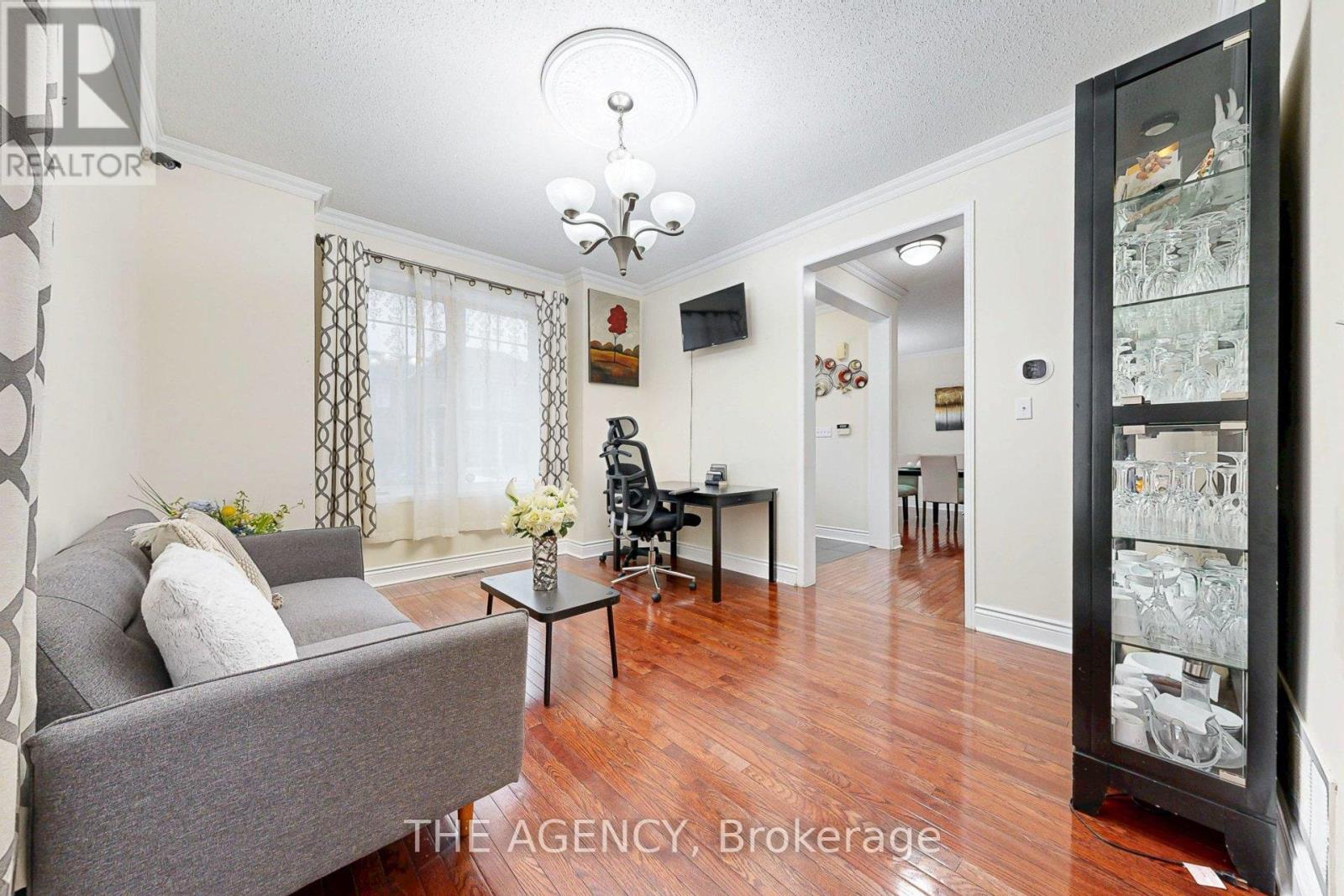 31 Seward Crescent, Ajax, Ontario  L1Z 2C3 - Photo 6 - E13210164