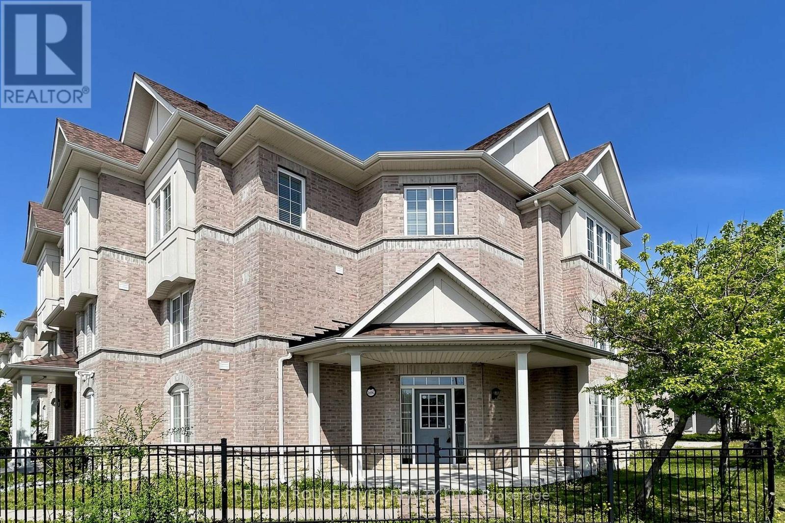 3644C ST CLAIR AVENUE E, Toronto, Ontario
