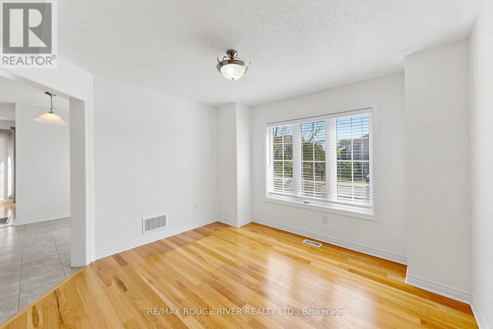 3644c St Clair Avenue E, Toronto, Ontario  M1N 0A5 - Photo 18 - E13210282
