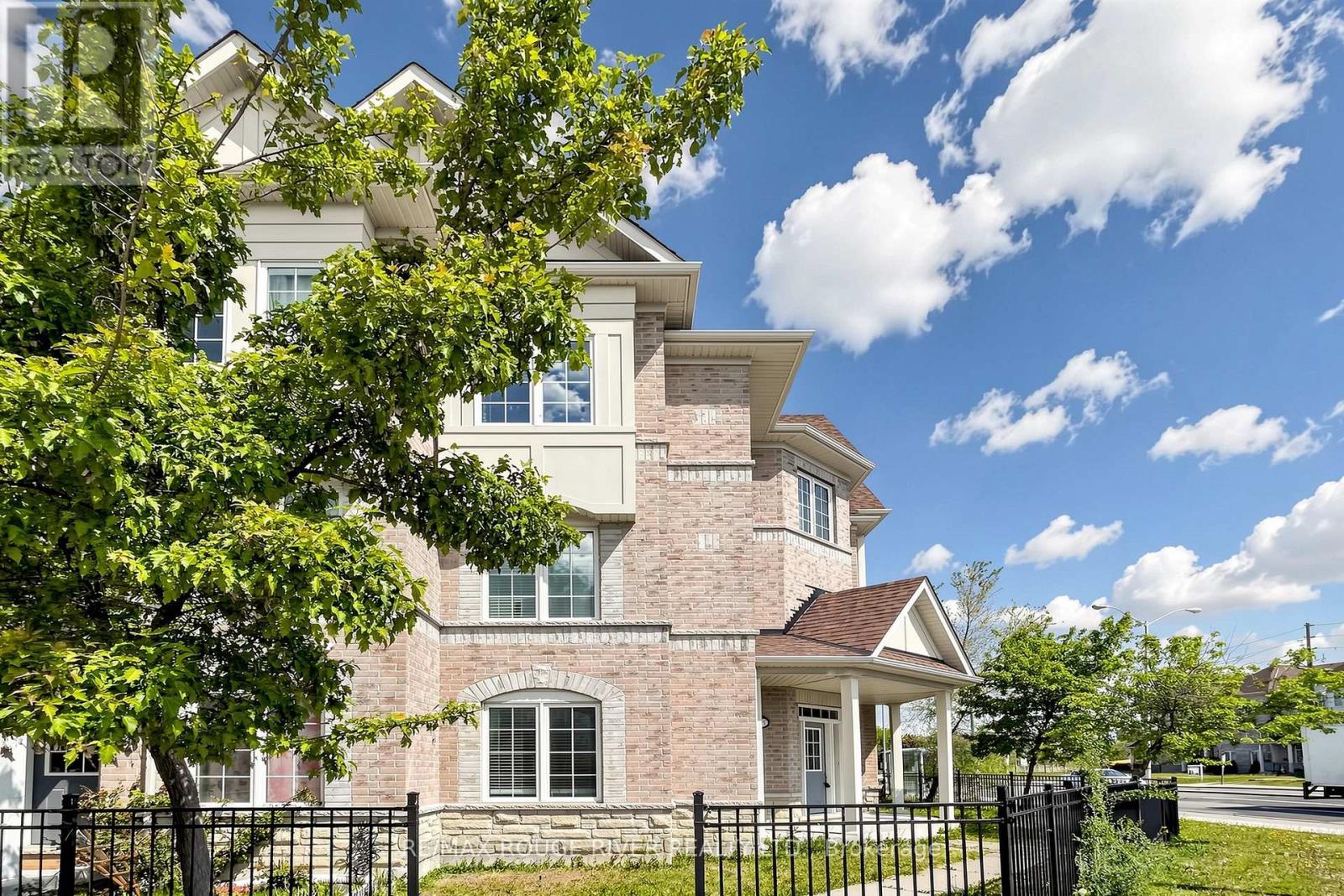 3644c St Clair Avenue E, Toronto, Ontario  M1N 0A5 - Photo 3 - E13210282