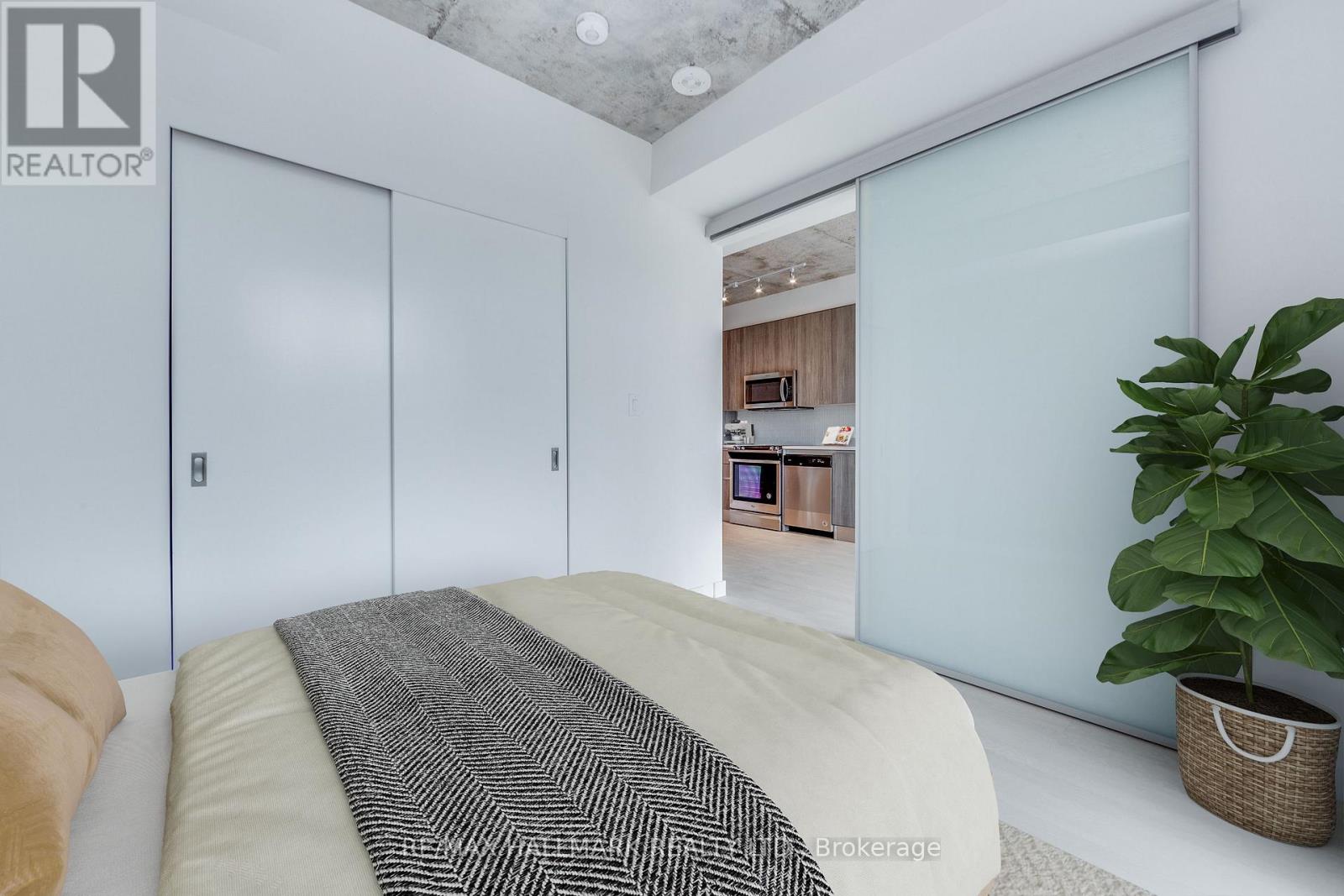 419 - 246 Logan Avenue, Toronto, Ontario  M4M 0E9 - Photo 18 - E13210290