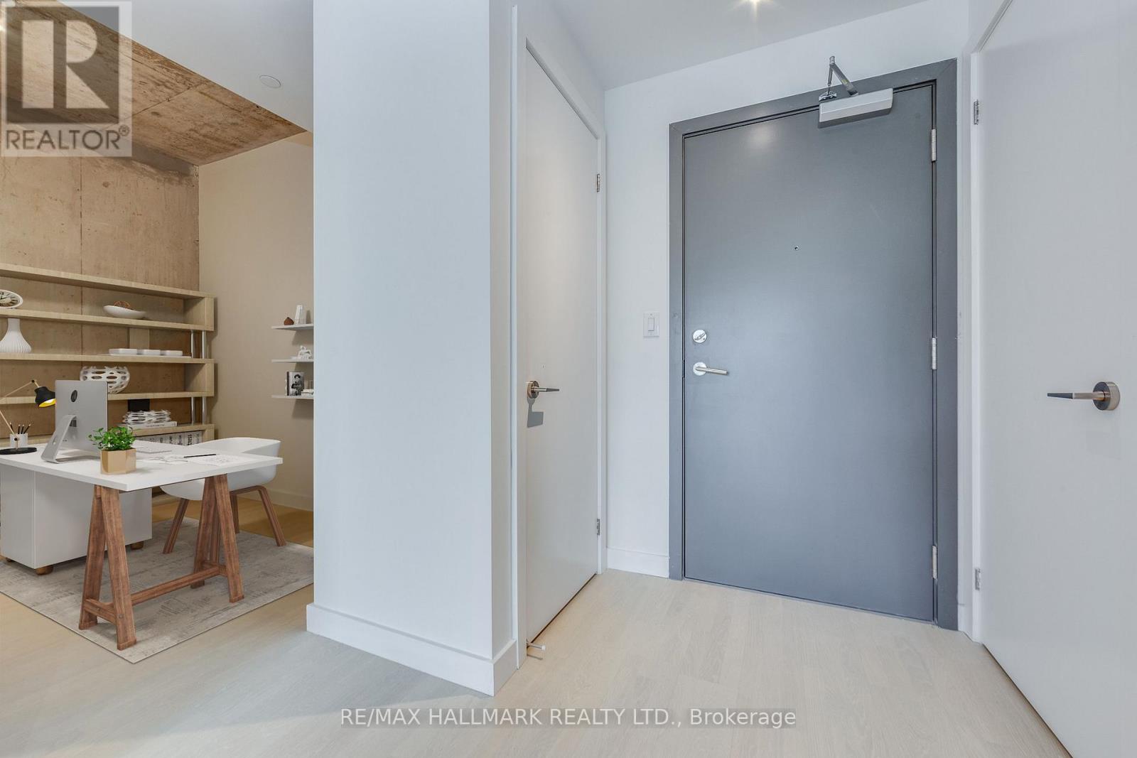 419 - 246 Logan Avenue, Toronto, Ontario  M4M 0E9 - Photo 2 - E13210290