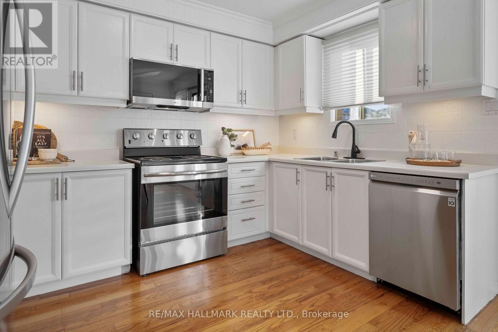 32 Locker Drive, Ajax, Ontario  L1T 3K8 - Photo 17 - E13210340