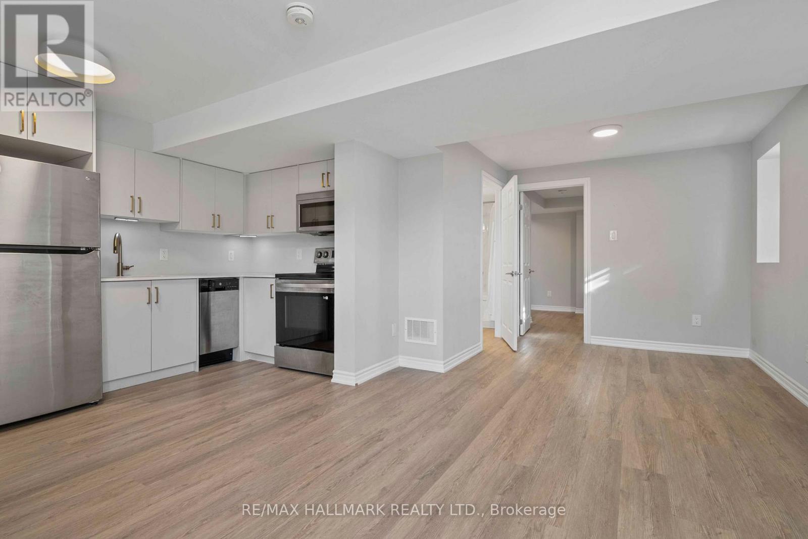 32 Locker Drive, Ajax, Ontario  L1T 3K8 - Photo 39 - E13210340