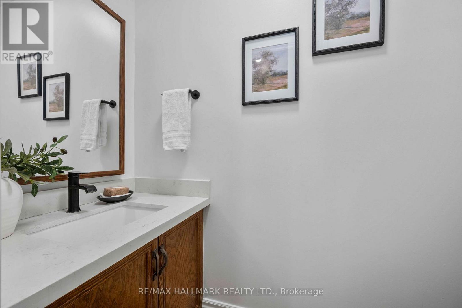 32 Locker Drive, Ajax, Ontario  L1T 3K8 - Photo 9 - E13210340