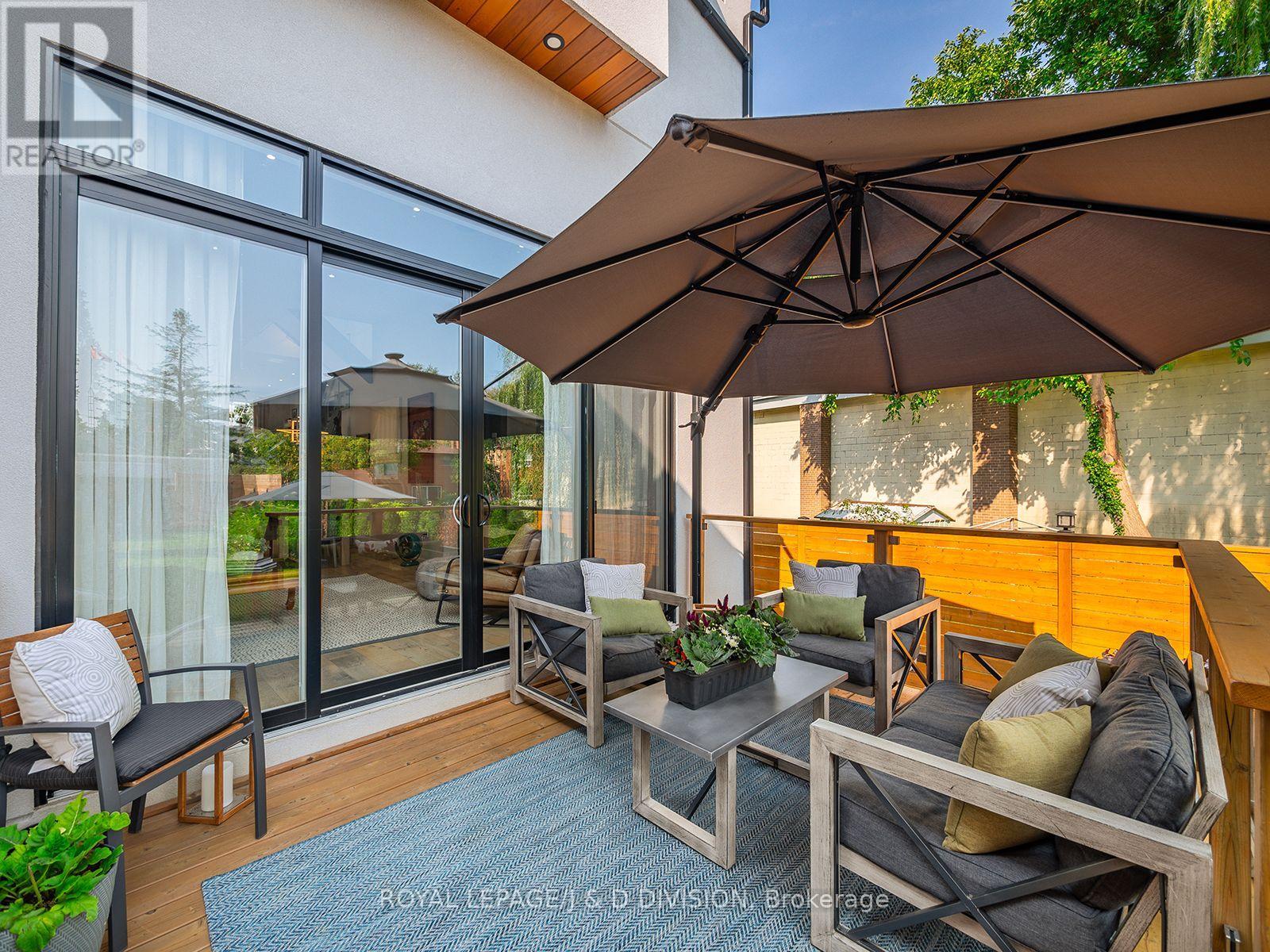 221 Virginia Avenue, Toronto, Ontario  M4C 2T6 - Photo 42 - E13210384
