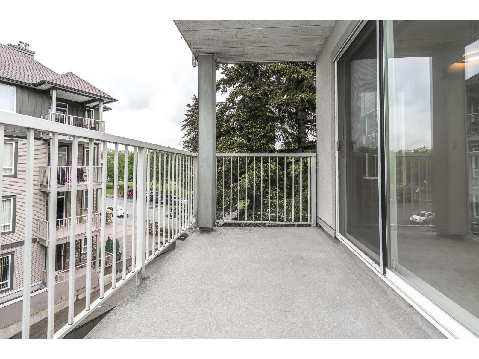 312 5465 201 Street, Langley, British Columbia  V3A 1P8 - Photo 3 - R3128410