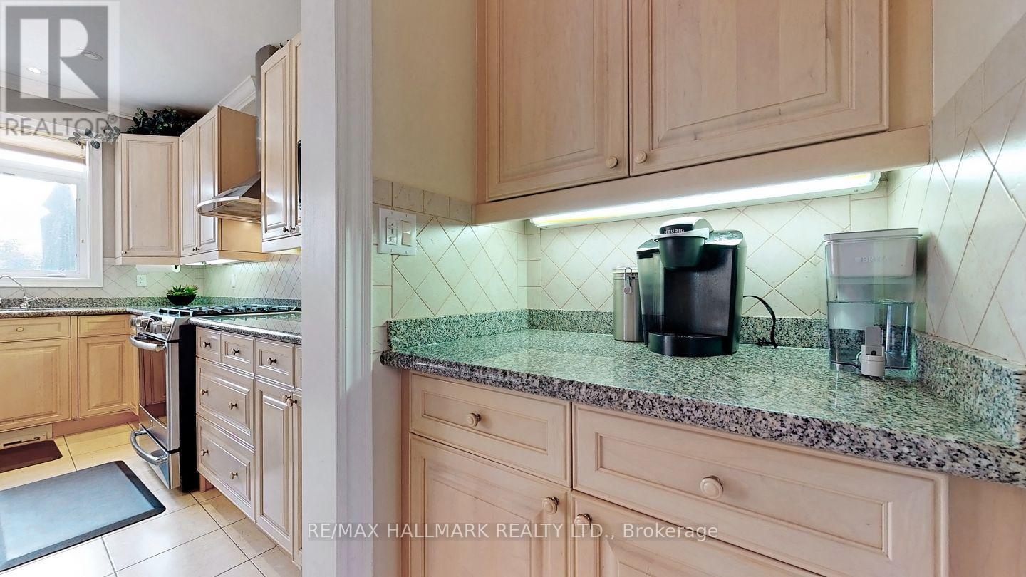 12 Sachet Drive, Richmond Hill, Ontario  L4E 4S1 - Photo 8 - N13210106